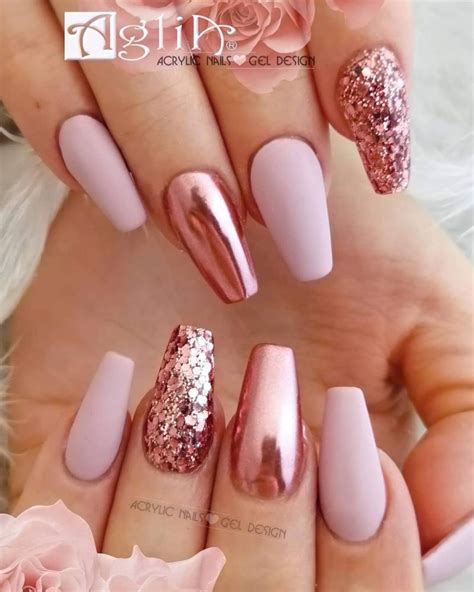 If neutral shades are too basic and glitter polishes are too flashy. 55 Trendy Rose Gold Nails That You Can't Resist | Style VP | Page 2