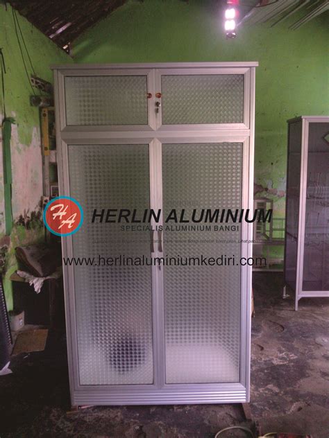 Ukuran tinggi 200 cm panjang 100 cm dan lebar 50 cm. Daftar harga lemari pakaian aluminium Kediri Jawa Timur ...