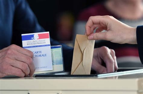 En france, les bureaux de vote sont le plus souvent aménagés à l'intérieur des hôtels de ville, des mairies de quartier et des écoles ou tout bâtiment approprié, désigné par arrêté préfectoral sur proposition du maire. EN DIRECT. Election présidentielle: 28,54% de ...