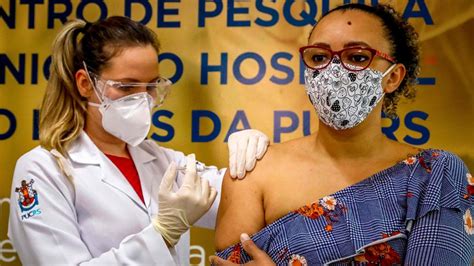 China's sinovac reports mixed findings in early coronavirus vaccine trials. Brasil suspende temporalmente los ensayos de la vacuna de ...