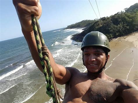 Brazil's isaquias queiroz dos santos. EGO - Arrocha de Isaquias Queiroz encanta a web, além das ...