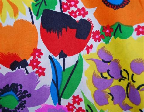 Floral pattern used for mod tops. BOLD floral cotton fabric with big mod flowers gorgeous ...