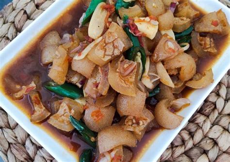 Cobalah resep empal daging berikut untuk disajikan dengan sepiring nasi hangat dan rasa empal daging yang gurih, manis dan kadang pedas memiliki cita rasa sendiri bagi kuliner nusantara. Resep: Cecek / kikil sapi kecap pedas cabe ijo Simpel ...