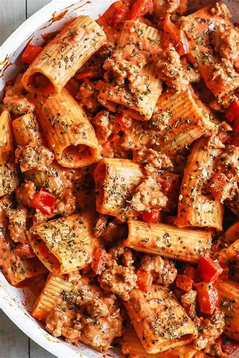 Add the garlic and red pepper flakes, if using, and sauté until fragrant, 30 seconds to 1 minute. Patas With Tomato Sause And Sour Cream : Italian Sausage ...