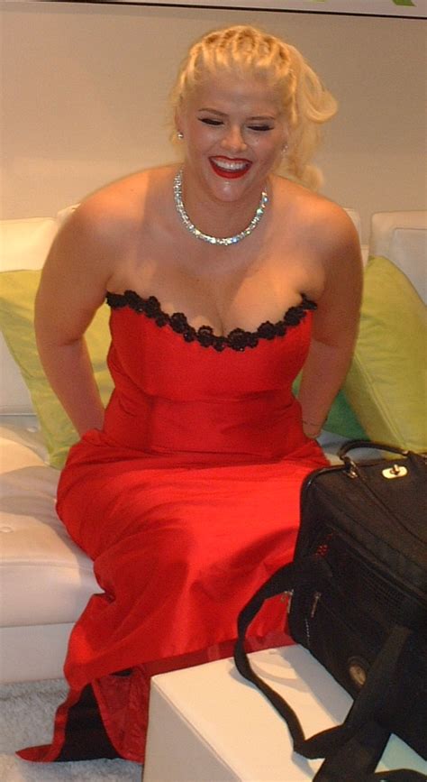 Select from premium anna nicole smith of the highest quality. Anna Nicole Smith - the Obese Version of Marilyn Monroe ...