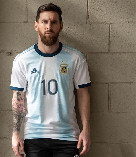 Awalnya, konfederasi sepak bola amerika (conmebol) menunjuk argentina dan kolombia sebagai tuan rumah. adidas Unveil Argentina 2019 Copa America Home Shirt ...
