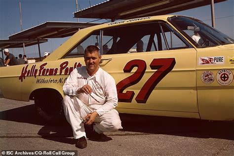 Just as threat lights at a change intersection let drivers convene anything to do, streamers communicate racing conditions to the nascar drivers. NASCAR Hall of Fame legend Junior Johnson dies at the age ...