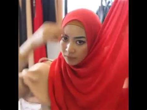 Terima kasih girls sumber referensi. Cara Memakai Jilbab Pashmina Terbaru ala Fitri Aulia l How ...