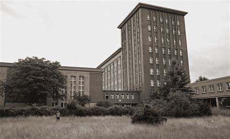 Es sind nur 5 min fußweg zur nächsten straßenbahnstation, zur. Funkhaus Nalepastraße | Funk, Berlin, Ddr