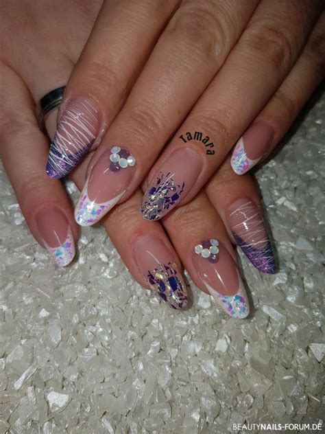 Check spelling or type a new query. Kurze moderne Mandel mit Glitter Flakes und Spidergel Gelnägel