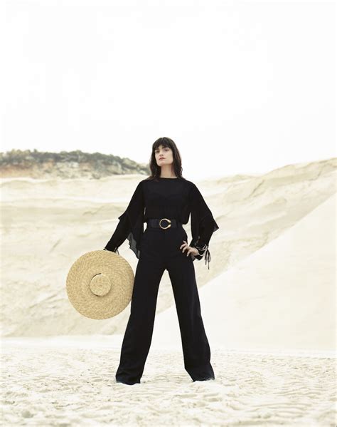 ⭐ découvrez son âge, sa taille, date de naissance, signe du zodiaque, chinois,. Parisien #1 : Clara Luciani | MilK decoration