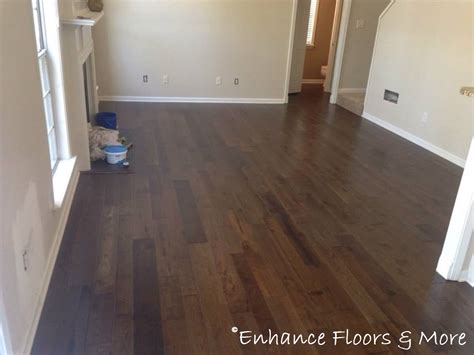 As it dries, the wood shrinks widths of 1, 2, 3 or 4 require more pieces and thus labor to cover the same area. Random width wood installation | Flooring, Wood, Hardwood ...