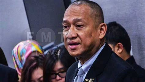 Nazri went on to dare kuok to return home and contest the elections himself or give up his citizenship if he was. indah.com: Tikam lidah dengan MCA, Gerakan dalam Kabinet ...