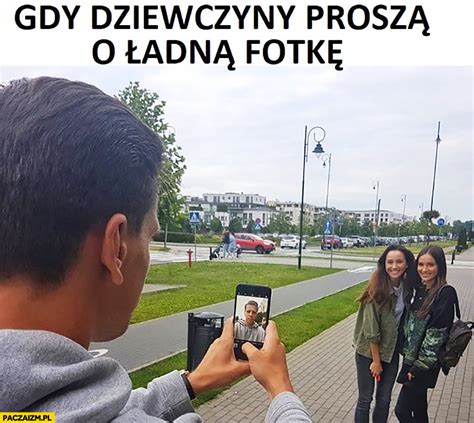 From wikimedia commons, the free media repository. Gdy dziewczyny proszą o ładną fotkę Szczęsny robi selfie ...