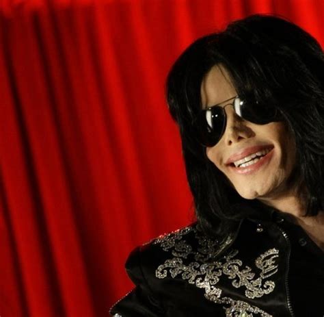 Juni 2009 starb, hinterließ er neben etlichen rekorden, einem bedeutenden lebenswerk und millionen trauernder fans vor alle. Musik-Ikone: Mit Michael Jackson starb der letzte Popstar ...