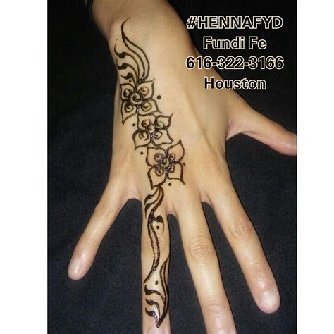 The designs are popular for weddings and other traditional ceremonies. #HENNAFYD Fundi Fe 616-322-3166 Houston #henna # ...