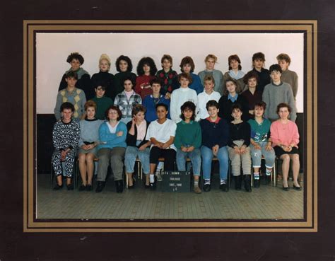 L'academy européenne de coiffure et d'esthétique est l'organisme de formation, gestionnaire des établissements. Photo de classe 1C de 1987, Cfa Coiffure Esthétique Jasmin ...