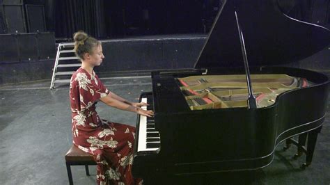 Sarah is a feminine given name found in many different areas of the world. Componist Sarah Neutkens brengt nieuw album uit - Vox magazine
