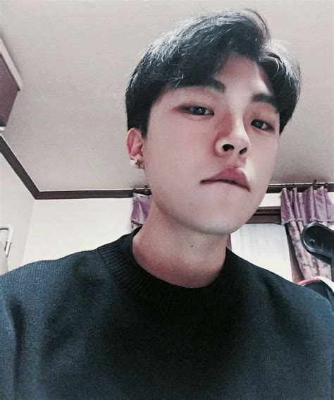 Fotos de coreanos chicos coreanos. los chicos coreanos están obsesionados con maquillarse - i-D