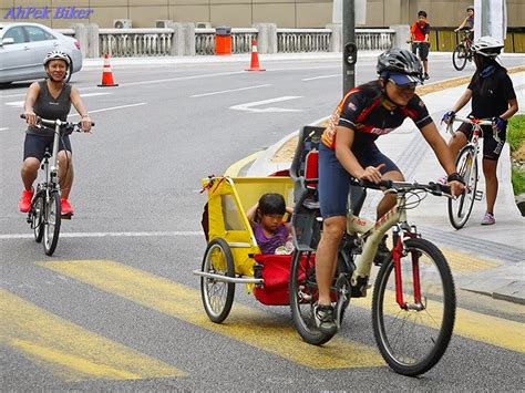 If you ride your car with an average speed of 112 kilometers/hour (70 miles/h), travel time will be 00 hours 22 minutes. AhPek Biker - Old Dog Rides Again: Kuala Lumpur : World ...