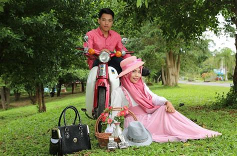 Pre wedding islami (c) jerukoranye.com. Konsep Foto Prewedding Berhijab Elegan dan Simpel