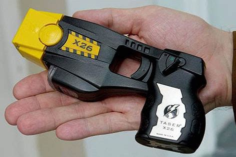 Taser agli agenti della polizia locale: Wie gefährlich sind Elektro-Waffen? - salzburg.ORF.at