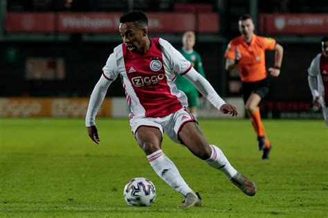 Marcadores en directo, resultados y partidos. Match Report: Jong Ajax tops the leauge after win versus FC Dordrecht - All about Ajax