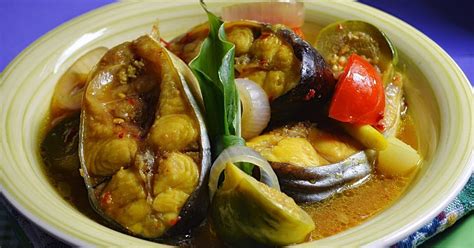 Ikan masak asam rebus aka fish in hot sour soup is a favorite of my parent. Asam Rebus Pedas Ikan Patin | Ikan