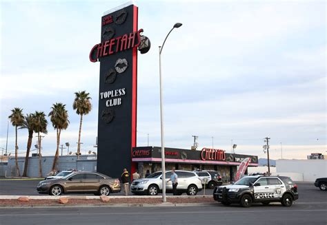 Features of 1350 n western ave. Disparos lesionan a una mujer en el estacionamiento de un ...