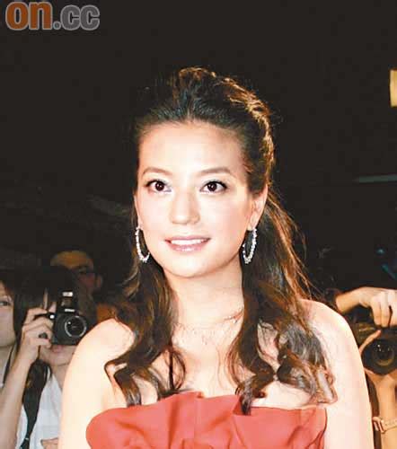 Aug 16, 2021 · 昨（15）日適逢「日本投降76週年」，中國媒體都在微博轉發相關話題，官媒央視更發布「勿忘歷史，吾輩自強」的圖片呼籲網友們轉發，不過，趙薇. 趙薇冇影大肚似層層 - 東方日報