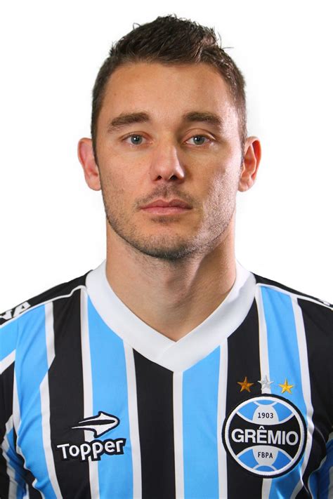 Es werden unter anderem die trainerstationen und seine stationen als spieler aufgelistet. JÁ JOGUEI NO GRÊMIO: Fábio Aurélio