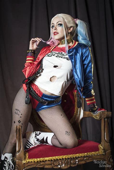 Red tool is a vigilante who is in love with harley quinn. cosplay Harley Quinn Cosplay : DCcomics