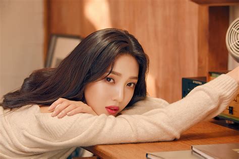 She was casted in the lead role in series the liar and his lover(2017) and tempted (2018). Red Velvet Joy Espoir Fall 2019 Pictorial (HD/HR) - K-Pop ...