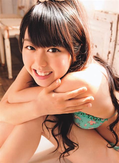 She is also a member of the subgroup no sleeves. AKB48 峯岸みなみ セクシー ビキニ水着 顔アップ カメラ目線 ...