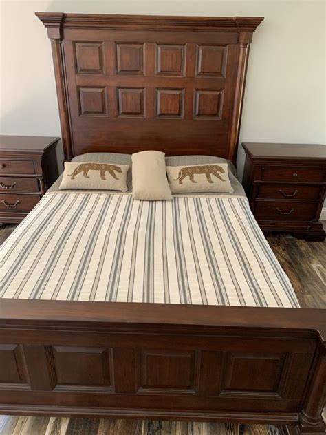 Cindy crawford products are produced by a few different manufacturers so quality can vary slightly. Cindy Crawford Home Queen Bedroom Set for sale for Sale in ...