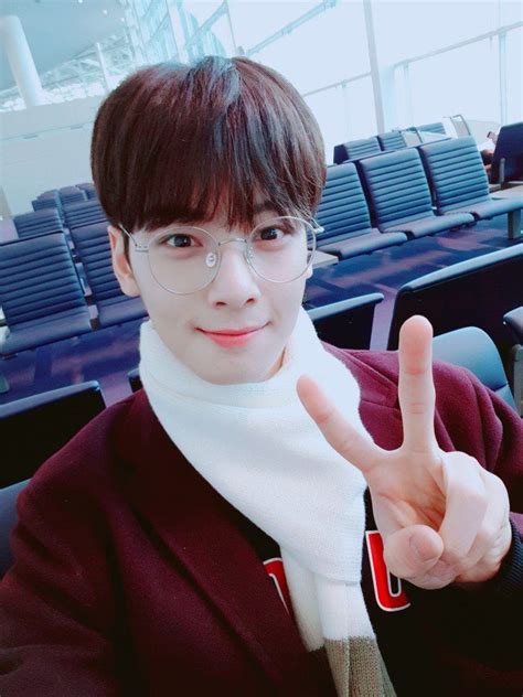 Cha eun woo achieved sales records of 1.378 billion won (about $1.216 million) in 2018, 2.504 billion won (about $2.21 million) in 2019, and 2.576 billion won (about $2.273 million) in 2020. Pin by Olga D'angelo on Mooncake and co | Eun woo astro ...