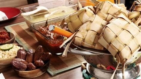 Makanan basi sebaiknya tidak dimakan, karena ada kemungkinan mengandung mikroba dan/atau racun yang dapat membahayakan tubuh. 5 Tips Menyimpan Makanan Sisa Lebaran agar Tidak Cepat Basi