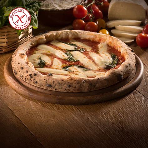 Tutto il gusto della pizza al salame piccante racchiuso in un cilindretto di preztel della combos! I gusti di 'A Pizza | Gusti classici | Pizze senza glutine