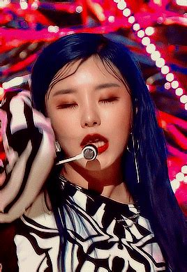 고음질/안방1열 직캠4k 마마무 휘인 'hip' (mamamoo wheein fancam)│@sbs inkigayo_2019.11.17 #안방1열직캠. Nayeon Bias Wrecker | Mamamoo, Wheein mamamoo, Hwasa