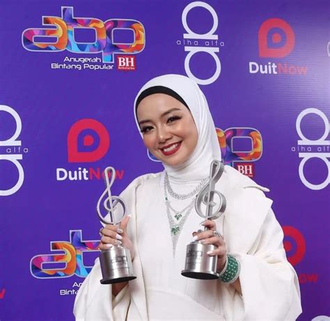 Fb live web chat suri hati mr pilot bersama fattah amin dan neelofa. Mira Filzah Bintang Paling Popular ABPBH 2019, Dan Senarai ...