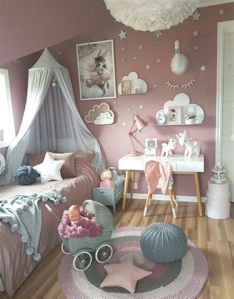 Rosen im babyzimmer mädchen rosa und golden sind klasse im babyzimmer für mädchen weitere ideen. rosa kinderzimmer mädchen deko ideen einhorn wolken # ...