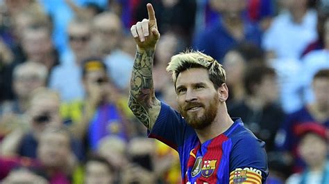 Messi se despedirá de sus amigos del barcelona esta noche en su casa. Hoy Lionel Messi cumple 12 años de haber debutado | Uno TV ...