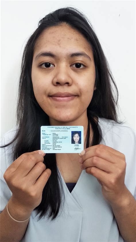 Foto ktp selalu identik dengan hasil yang tak memuaskan, khususnya buat si pemilik ktp. Persyaratan apa saja yang harus dilengkapi? - Kitabisa ...