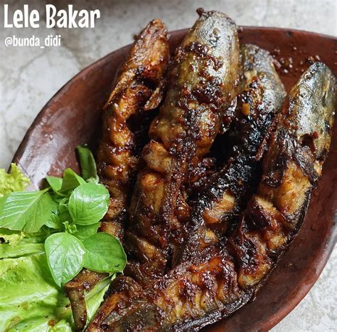 Besides duyung and umbai, serkam is also a well known ikan bakar spot among tourists, be it local people, people from. Diah Didi's Kitchen: Lele Bakar