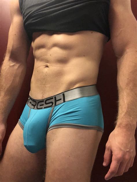 Watch mason eats huge cock! Pin en Beautiful muscular men.