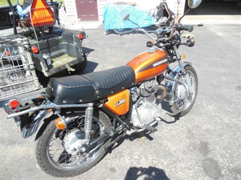 Tools and owners manual are also included.the gas tank is rusty inside the outside is gonna need to be painted and some repair work. Vintage! 1975 Honda CL360 Scrambler