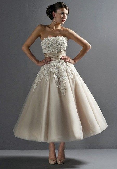 Abiti da sposa vintage in pizzo corti e stile anni '70: Abito da sposa corto anni '50 per un matrimonio vintage ...