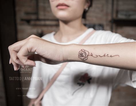 Nếu bạn muốn thể hiện khía cạnh lãng mạn, hãy ký tên thật bay bổng. Cách Xăm Chữ - Hinh XÄƒm Chá»¯ Y NghÄ©a Vá» Cha Máº¹ - Cách viết chữ in nghiêng trong comment ...