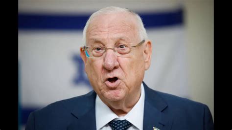 המפגש המרגש התקיים במהלך השבעה בבית הנשיא בירושלים. רובי ריבלין אתה בושה למדינה תיתפטר ומיד, - YouTube