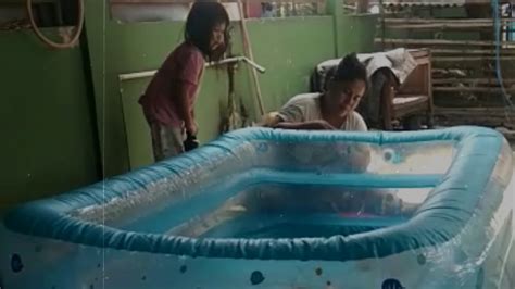 Surprise kolam renang perosotan balon karakter ikan, kids playing swimming pool. Membuat kolam renang dari balon - YouTube